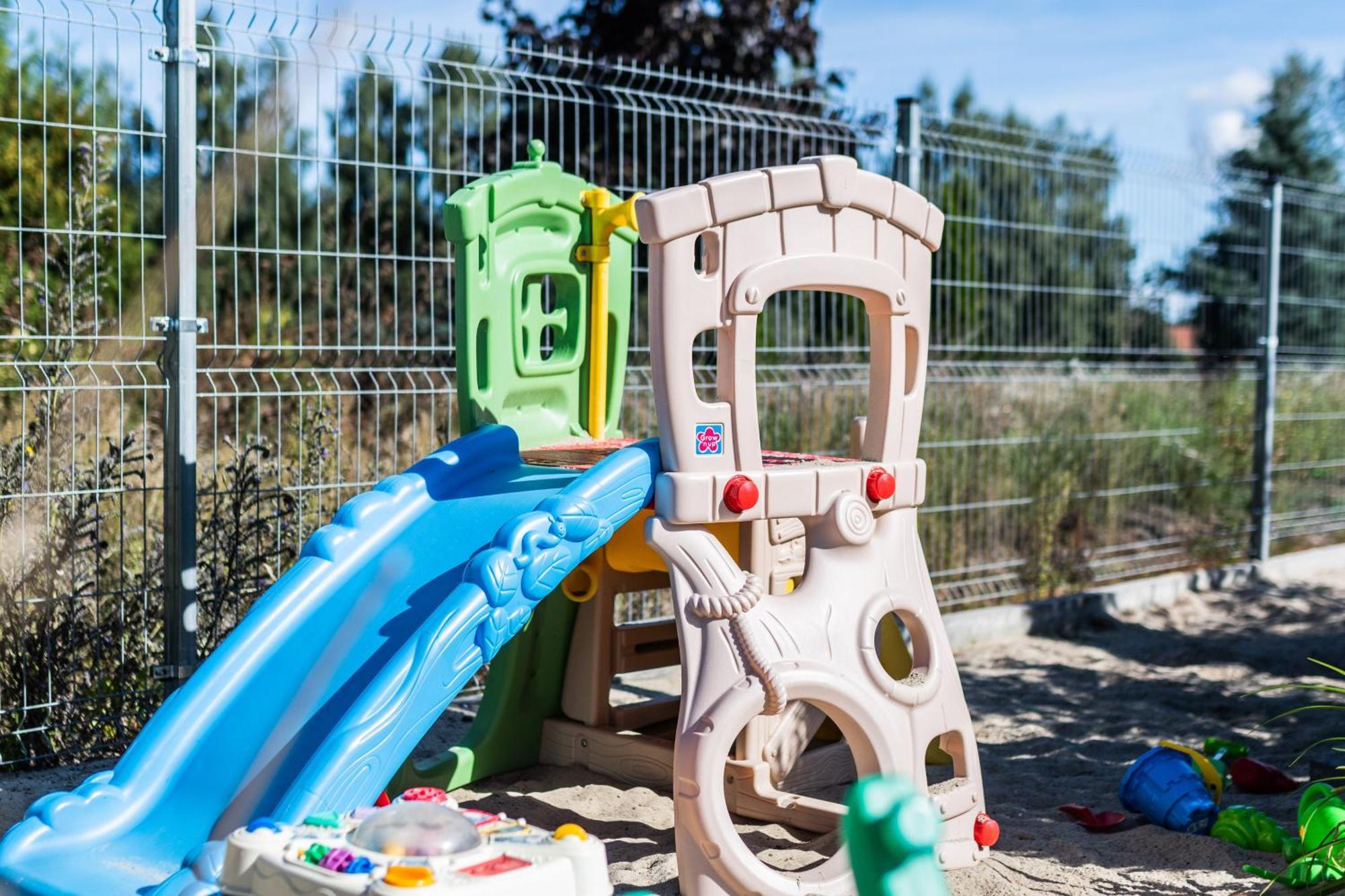 Sztutowo Lazurowy Dwor - Apartamenty Oraz Pokoje Z Basenem I Parkingiem Exterior foto