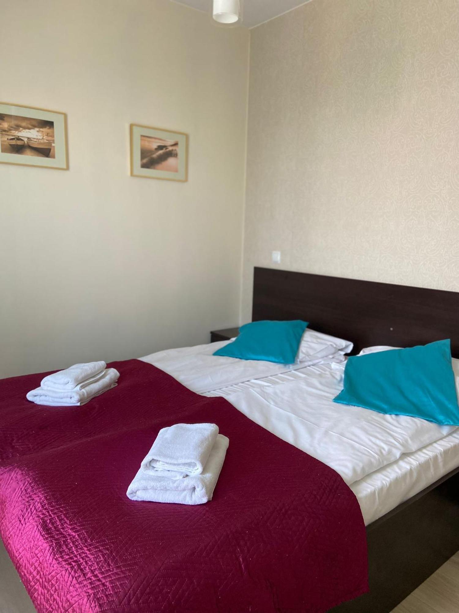 Sztutowo Lazurowy Dwor - Apartamenty Oraz Pokoje Z Basenem I Parkingiem Exterior foto